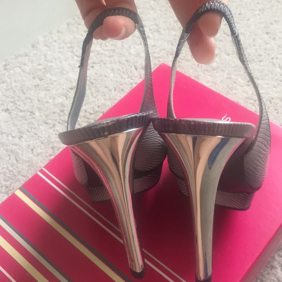 BCBGirls silver lizard platform heels in 7.5 - Picture 8 of 8